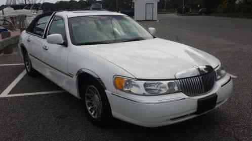 Lincoln Town Car (2001)