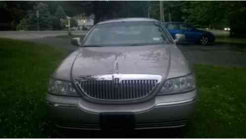 Lincoln Town Car (2003)