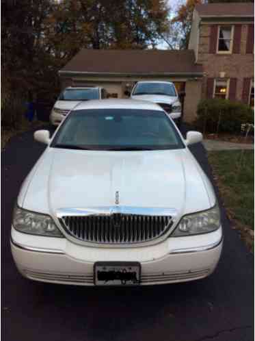 2003 Lincoln Town Car