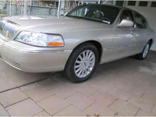 Lincoln Town Car (2005)