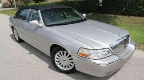 Lincoln Town Car (2005)