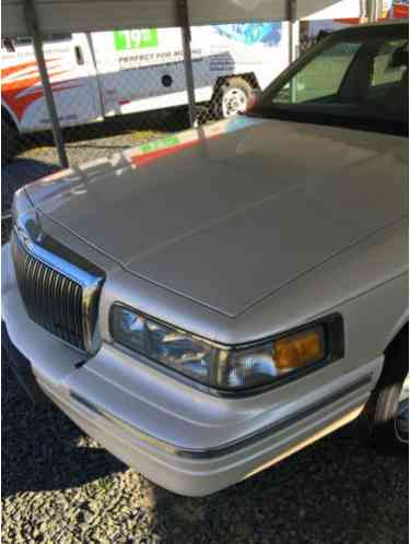 Lincoln Town Car (1997)