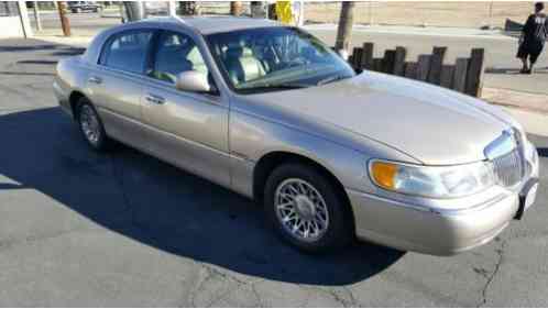 Lincoln Town Car Signature Series (1999)