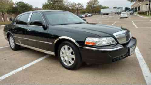 Lincoln Town Car Town car Signature (2011)