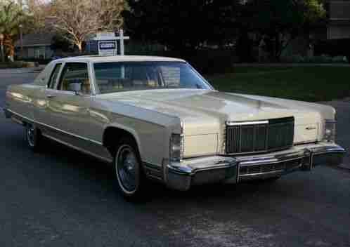 Lincoln Town Car TOWN COUPE - (1976)