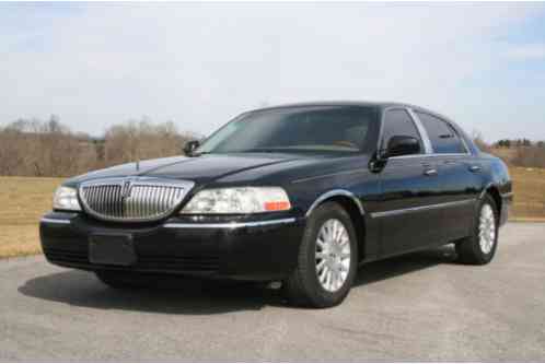 2004 Lincoln Town Car