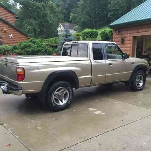 2001 Mazda B-Series Pickups ext. cab 4x4