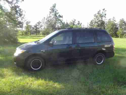 Mazda MPV LX (2005)