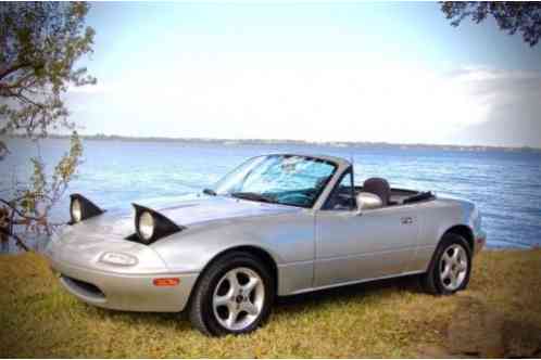 Mazda MX-5 Miata (1992)