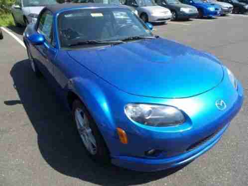 Mazda MX-5 Miata 2dr Conv Touring (2006)