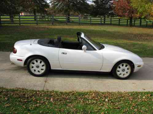 Mazda MX-5 Miata (1990)