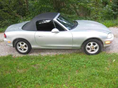 Mazda MX-5 Miata (2000)