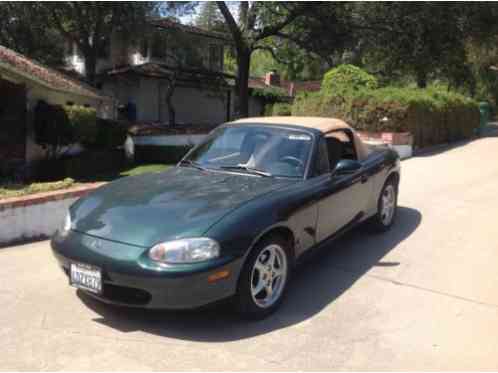 1999 Mazda MX-5 Miata convertible 2 dr