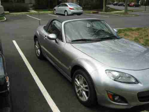 2010 Mazda MX-5 Miata L@@K AT THIS MX5, GO TOPLESS, 6 SPEED!!, RARE FIND