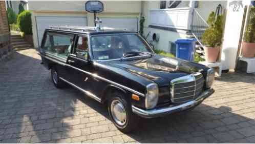 Mercedes-Benz 200-Series (1976)