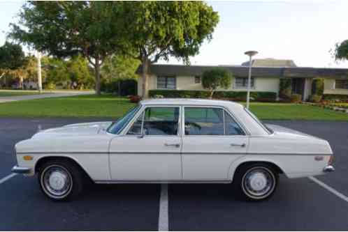 Mercedes-Benz 200-Series (1970)