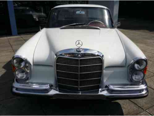 Mercedes-Benz 200-Series (1967)