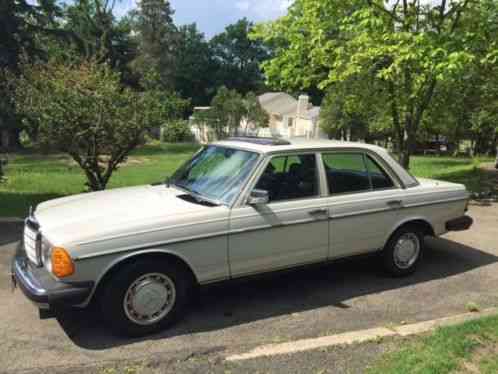 Mercedes-Benz 200-Series 240 D (1980)