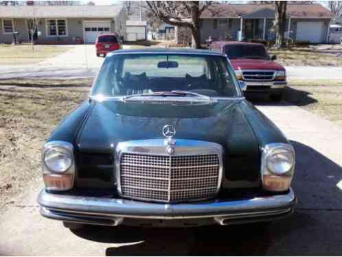 1970 Mercedes-Benz 200-Series