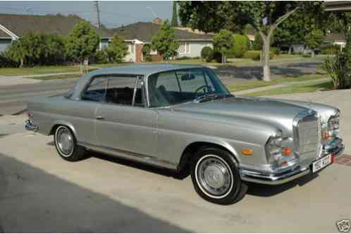 Mercedes-Benz 200-Series (1969)