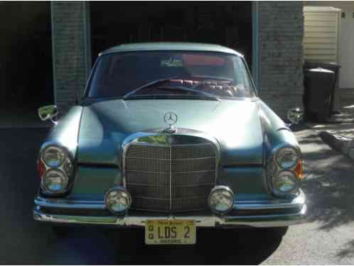 1963 Mercedes-Benz 200-Series