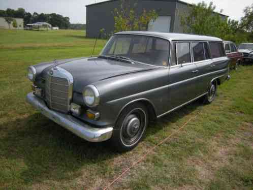 1966 Mercedes-Benz 200-Series