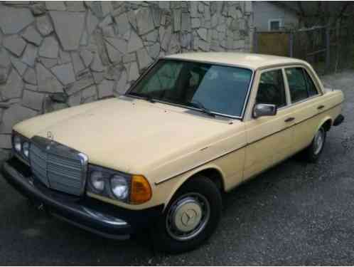 1977 Mercedes-Benz 300-Series