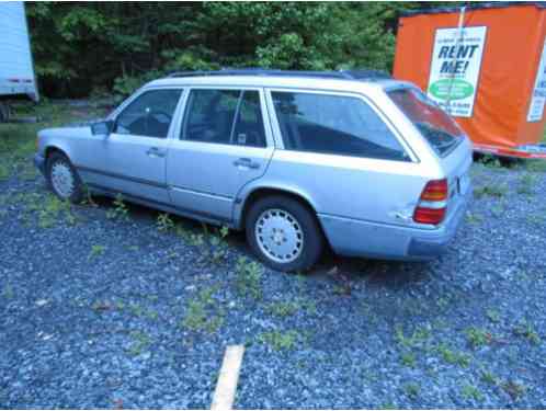 Mercedes-Benz 300-Series (1987)