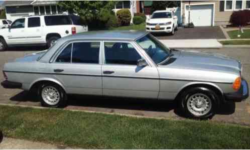 1984 Mercedes-Benz 300-Series