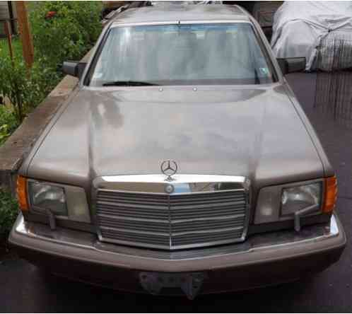 1989 Mercedes-Benz 400-Series