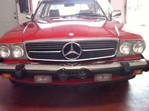 Mercedes-Benz 500-Series 560 SL