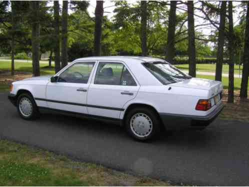 Mercedes-Benz E-Class 300 E (1989)