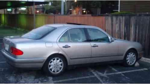 Mercedes-Benz E-Class E-320 (1997)