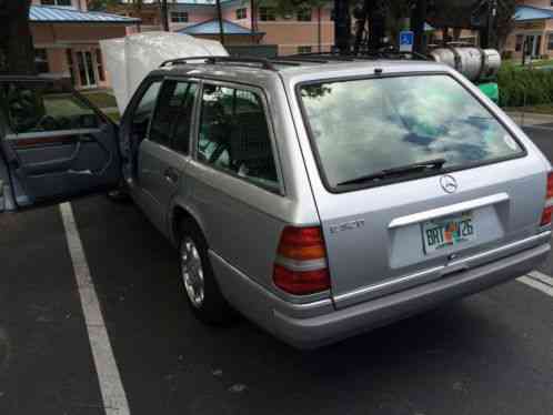 Mercedes-Benz E-Class E320 (1995)