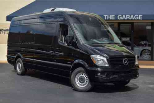 Mercedes-Benz Sprinter Limousine (2015)