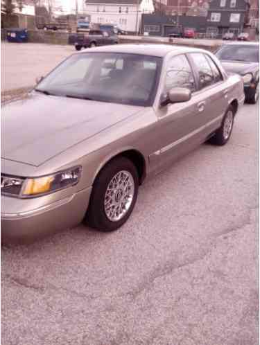 Mercury Grand Marquis gs (2001)