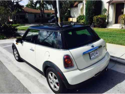 Mini Cooper 2008 Very Clean Pepper White Exterior With