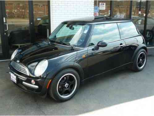 Mini Cooper Base 2dr Hatchback (2004)