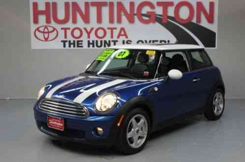 Mini Cooper Leather * Moonroof * (2007)