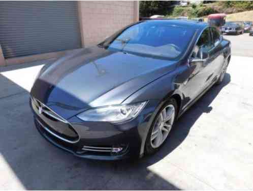 Tesla MODEL S 70D AWD -- (2015)