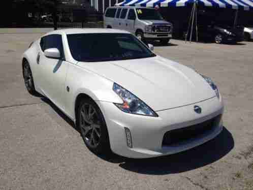 Nissan 370Z Coupe AT (2013)