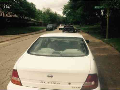 Nissan Altima (1999)