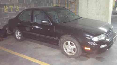 Nissan Altima GXE (1997)