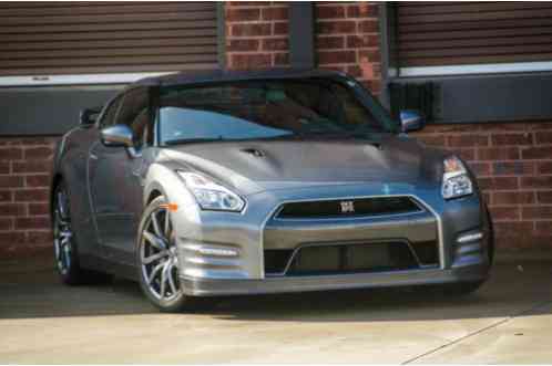 Nissan GT-R (2015)