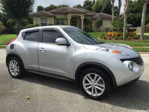 Nissan Juke S FWD (2013)