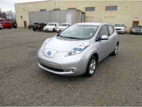 Nissan Leaf LEAF SL MSRP OVER $38, (2011)