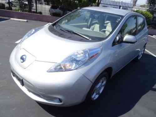 Nissan Leaf SL w/Cold Weather Pkg (2011)