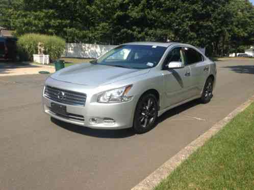 Nissan Maxima SV SPORT (2011)