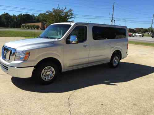 Nissan NV 3500 V8 SV (2013)