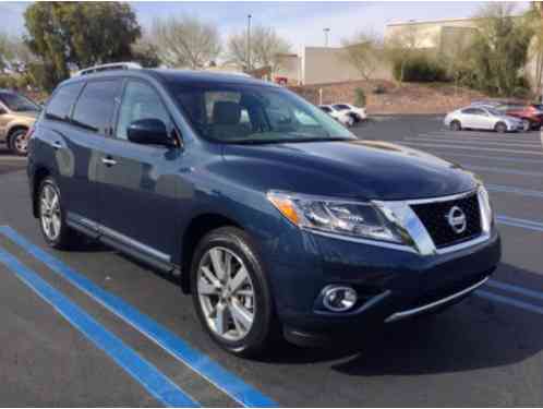 Nissan Pathfinder Platinum Edition (2013)